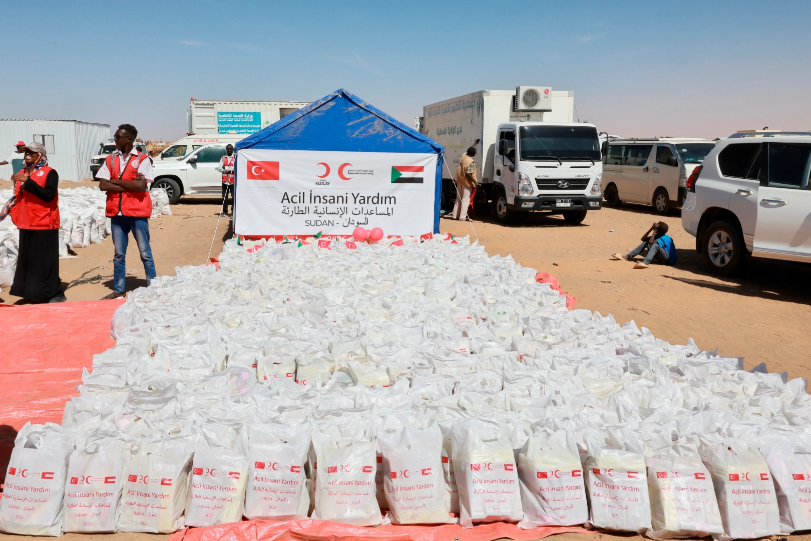 Türk Kızılay'dan Sudan'da yerinden edilenlere gıda katkısı