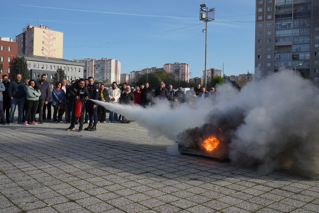İstanbul Beylikdüzü Belediyesi çalışanlarına 'yangın güvenlik' eğitimi