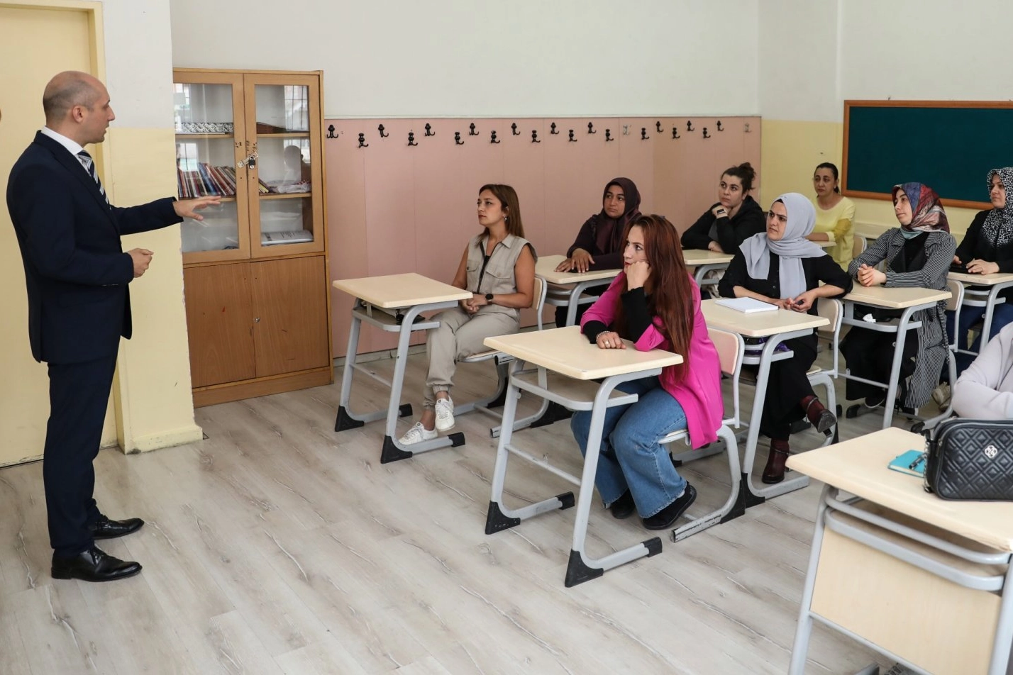 Okul-Aile iş birliğini güçlendiren eğitimler... Aile Okulu'ndan 150 bin veli faydalandı