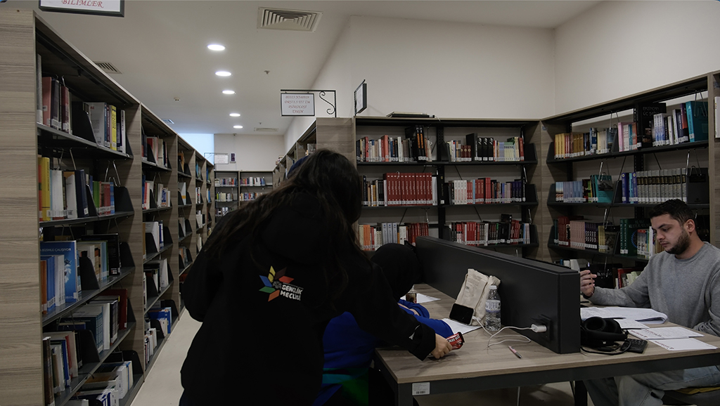 Büyükşehir Gençlik Meclisi’nden Öğrencilere Destek