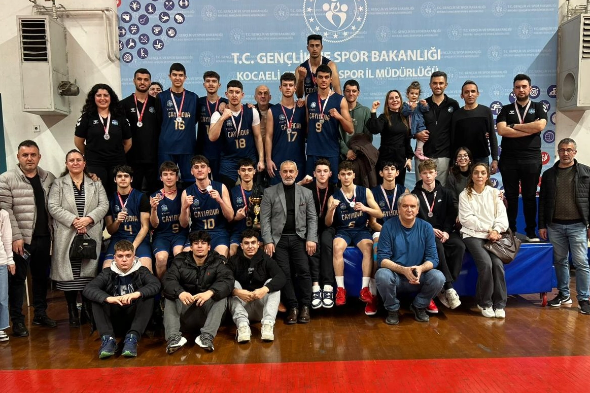 Çayırova’nın genç dev adamları Kocaeli ikincisi oldu