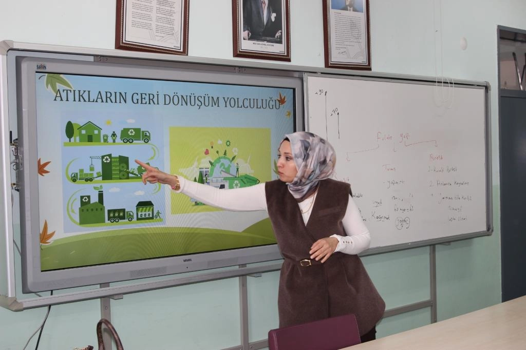 Kütahya'da bin 300 öğrenciye sıfır atık eğitimi