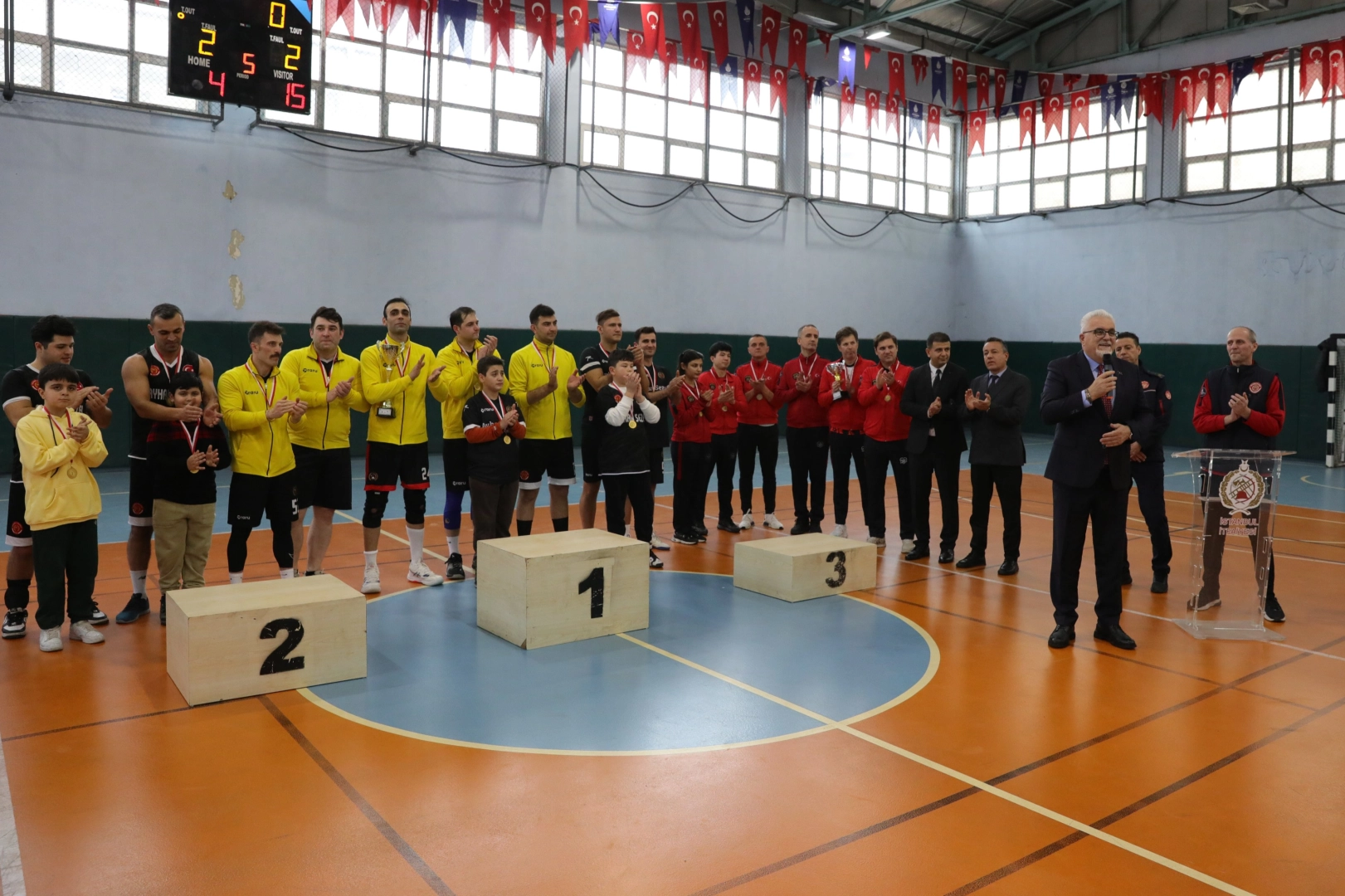 İstanbul İtfaiyesi Spor Turnuvası'nda kupalar sahiplerini buldu