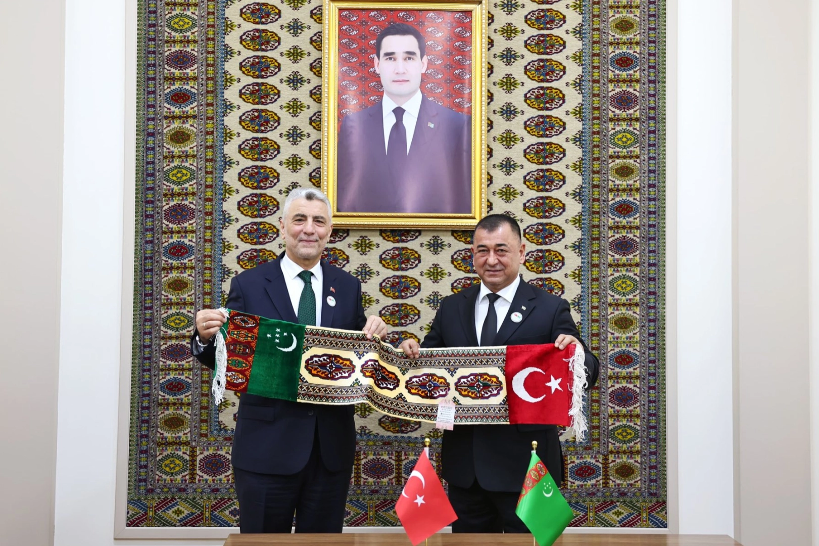 Türkiye ve Türkmenistan ticari ilişkileri geliştiriyor... Hedef 5 milyar dolar