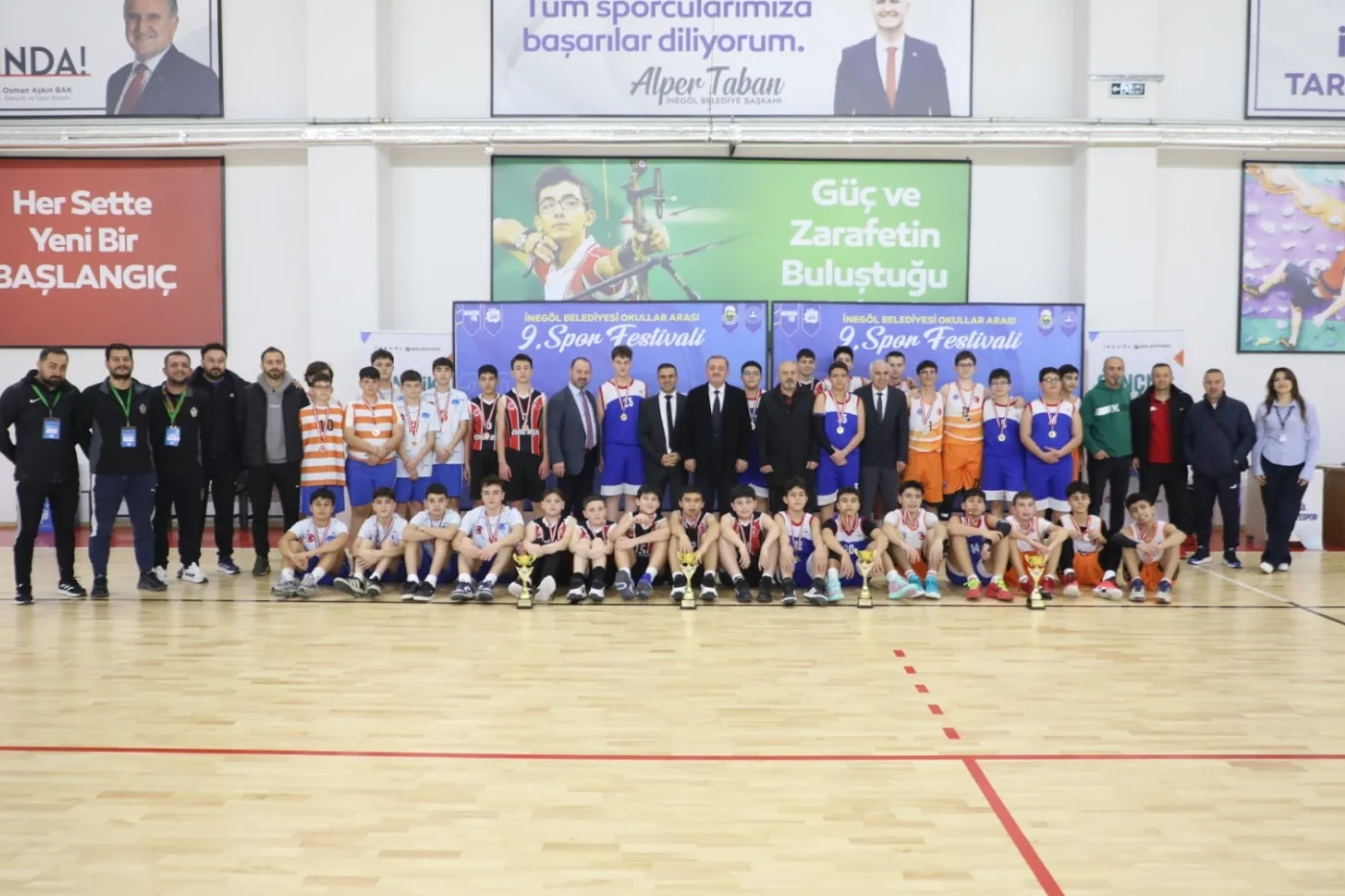 Bursa İnegöl’de Spor Festivalinde potanın yıldızları ödüllerini aldı