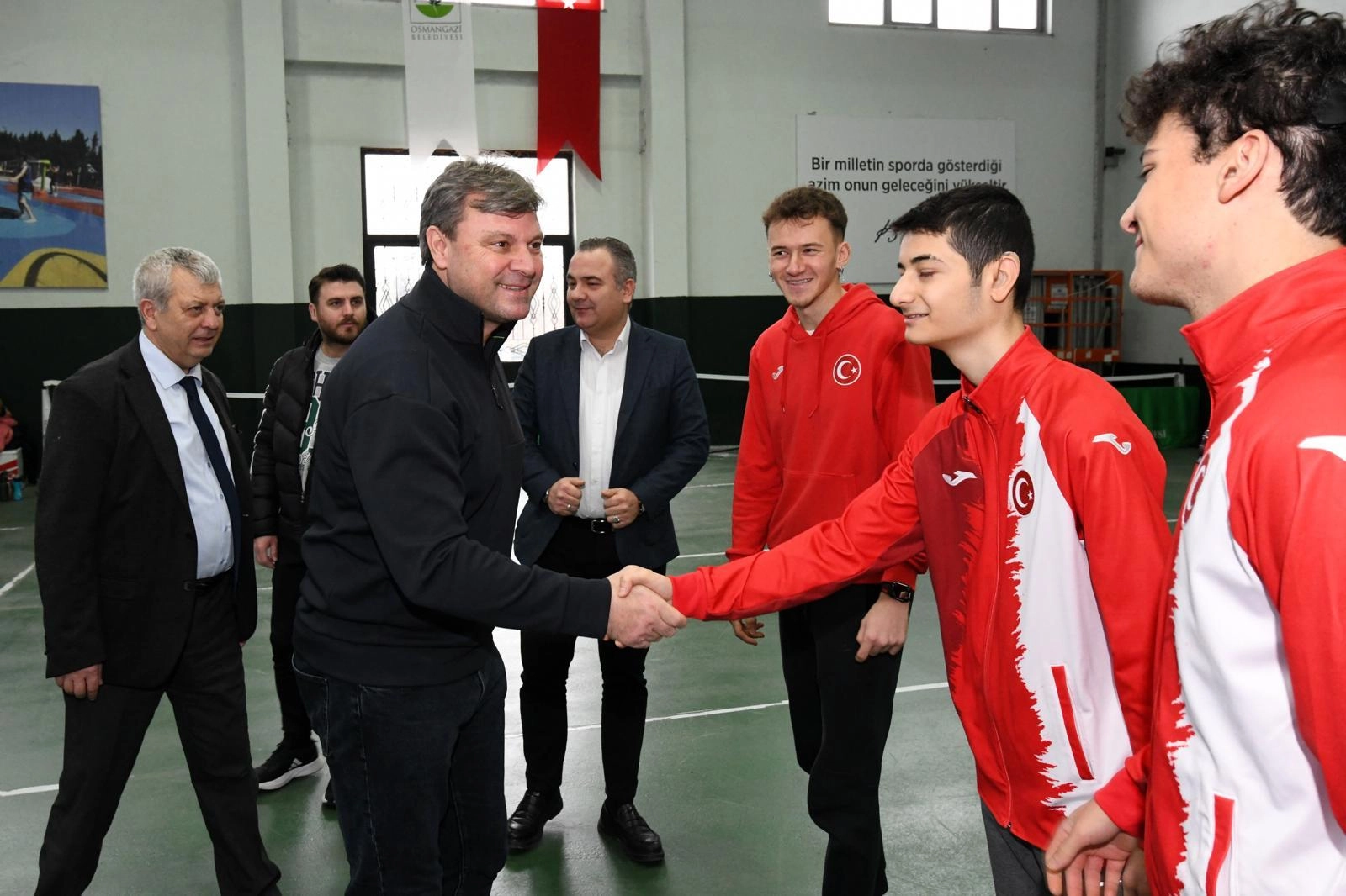 Genç sporculara moral desteği! Ertuğrul Sağlam Osmangazi’de