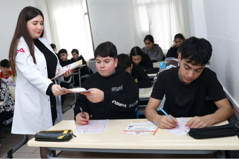 Mersin’de öğrencilere sınav yolunda büyük destek