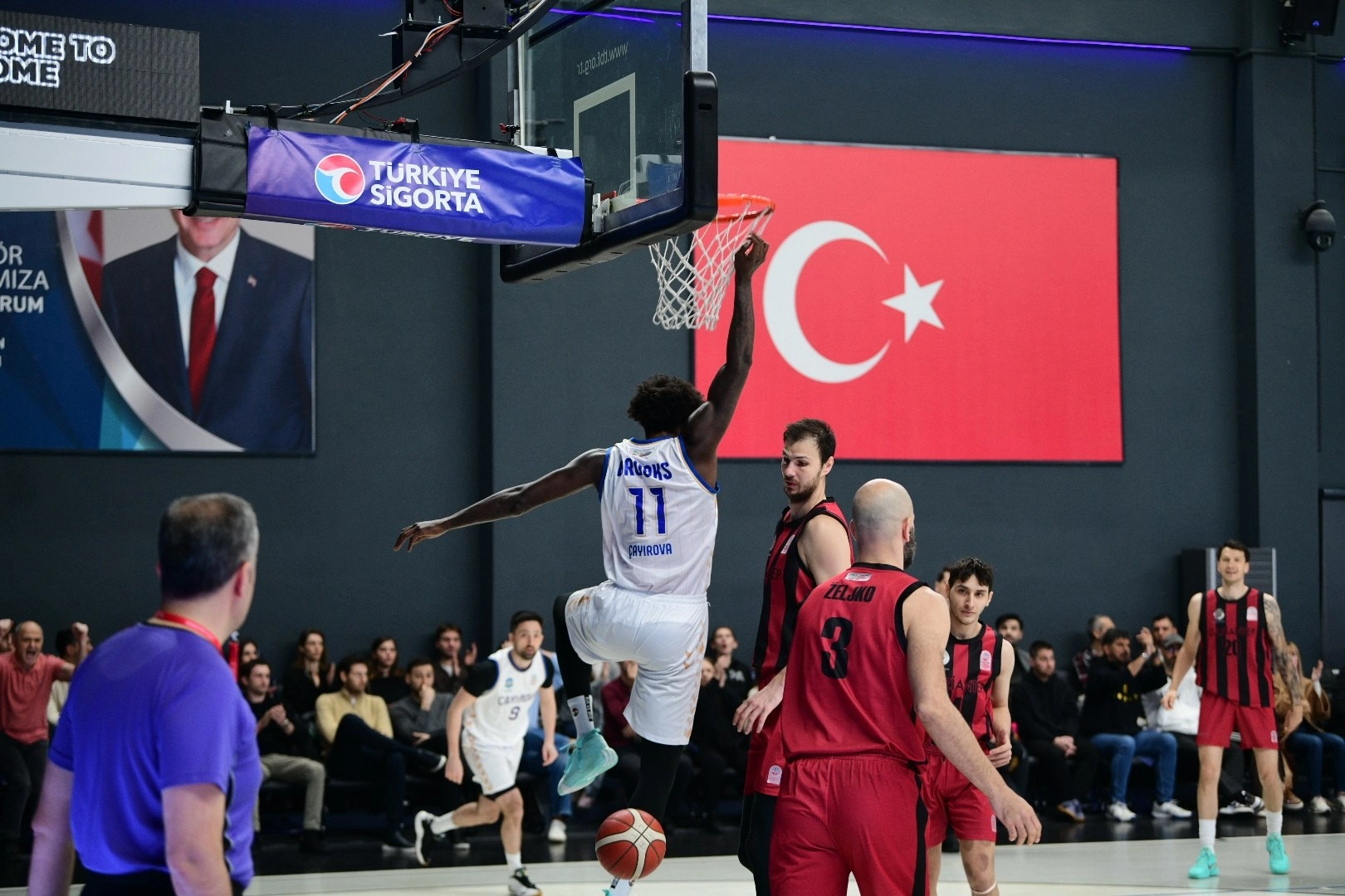 Çayırova potada son saniye basketiyle liderliği aldı