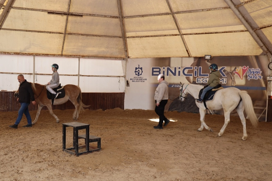 Kocaeli'de 230 çocuk binicilikle tanıştı