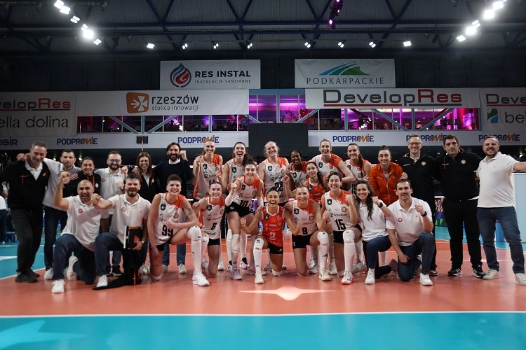 Eczacıbaşı Dynavit adını dörtlü finale yazdırdı!