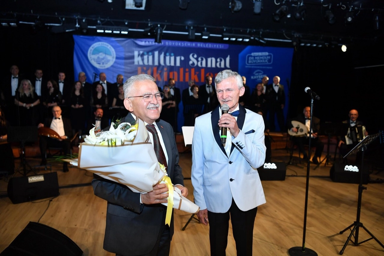 Türk Sanat Müziği Kayseri Kent Korosu kulakların pasını sildi