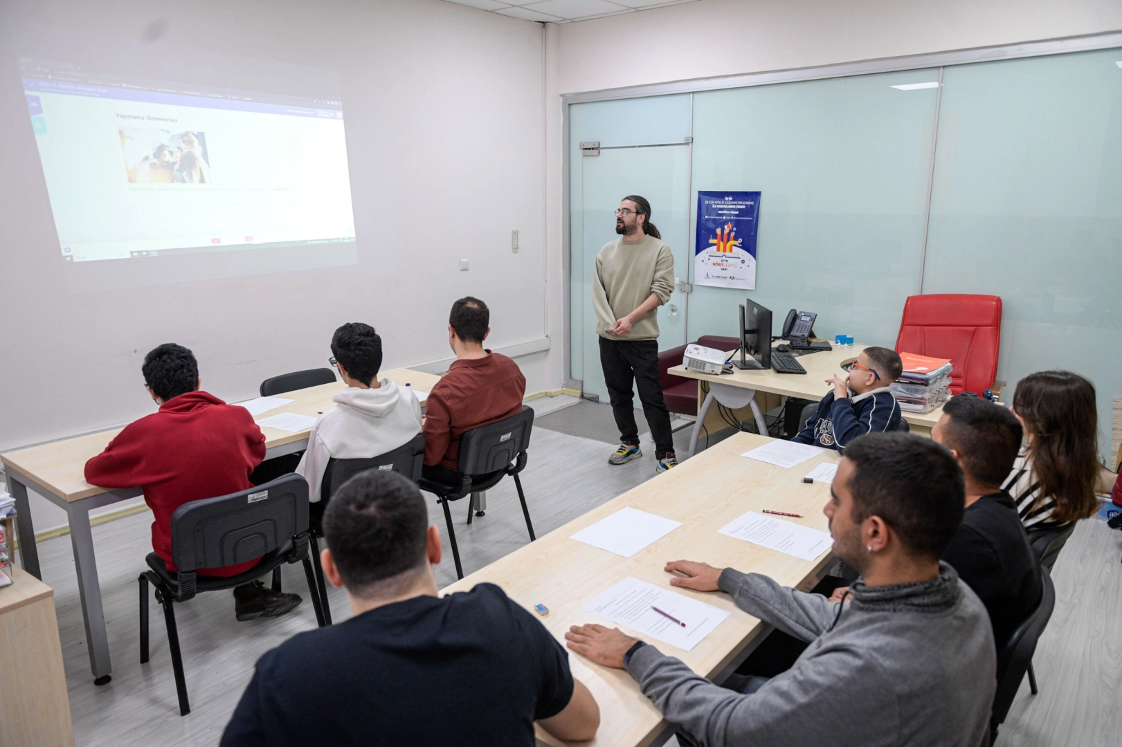 İzmir’de engelli gençler iş dünyasına adım atıyor