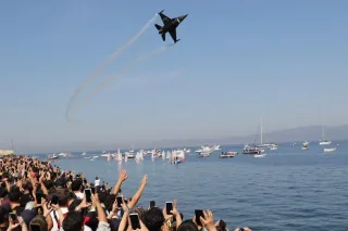 Mudanya’da SoloTürk yoğunluğu... Onlar gökyüzünde süzüldü, trafik kilitlendi