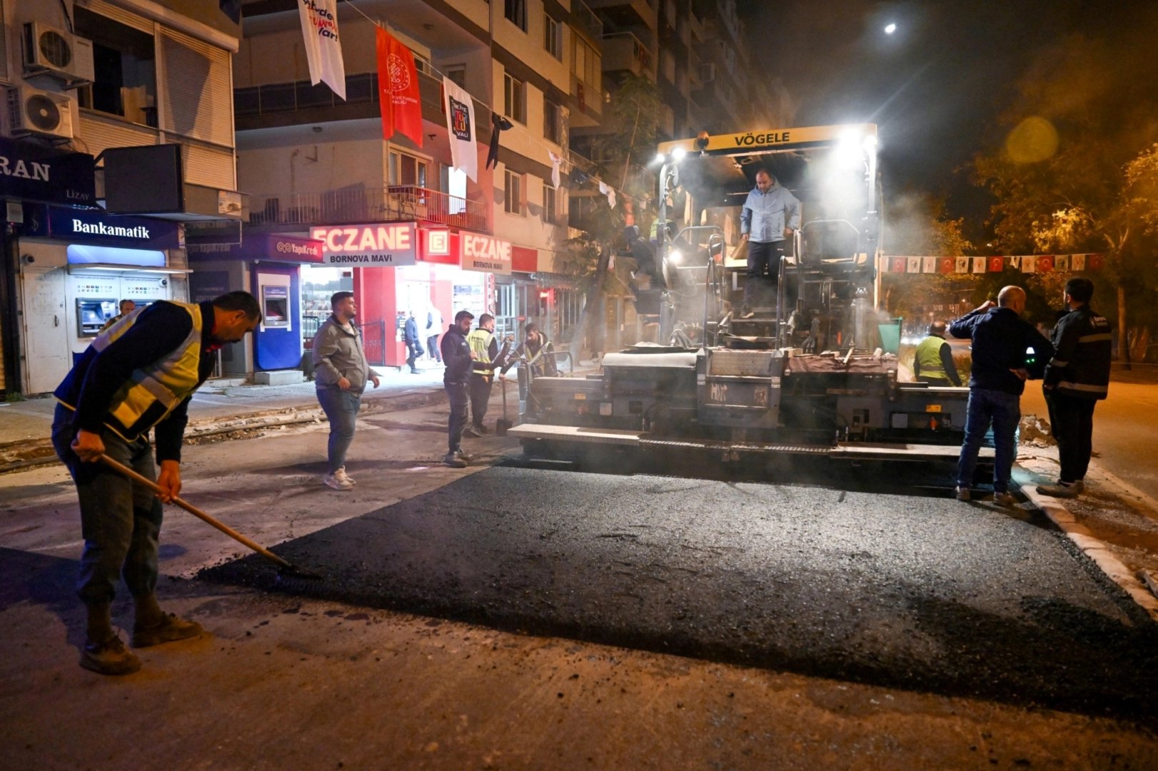 İzmir Bornova’da gece mesaisi