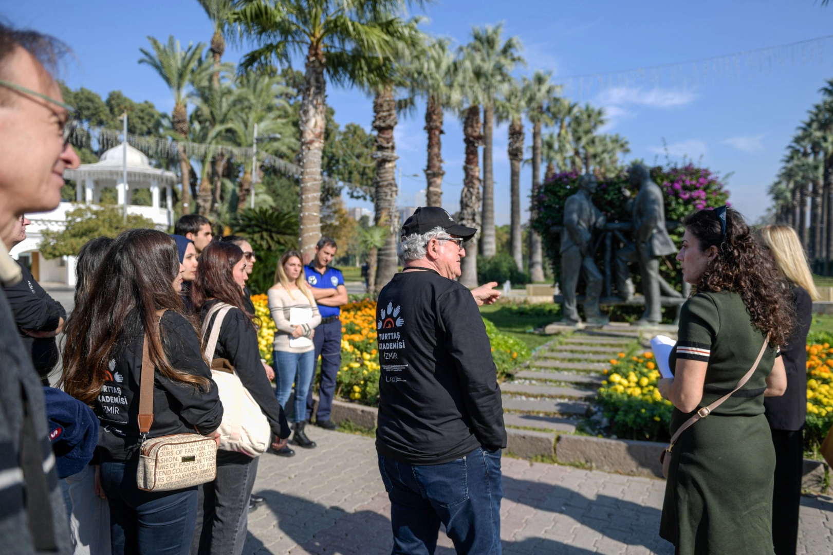 Türkiye’de ilk kez İzmir’de hayata geçirildi... Kent Denetçileri iş başında