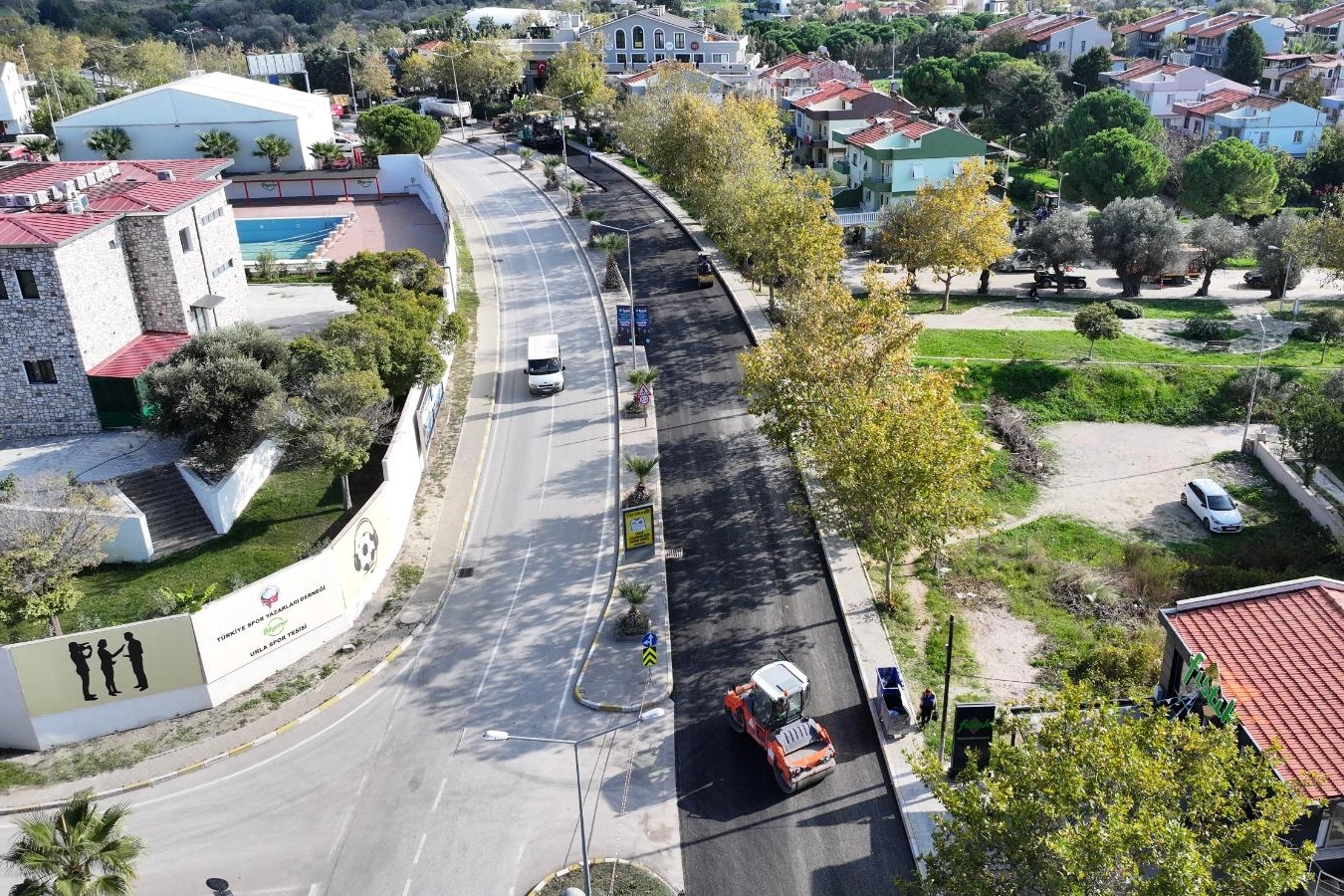 İzmir'de Urla’ya iki caddeye yeni çehre 