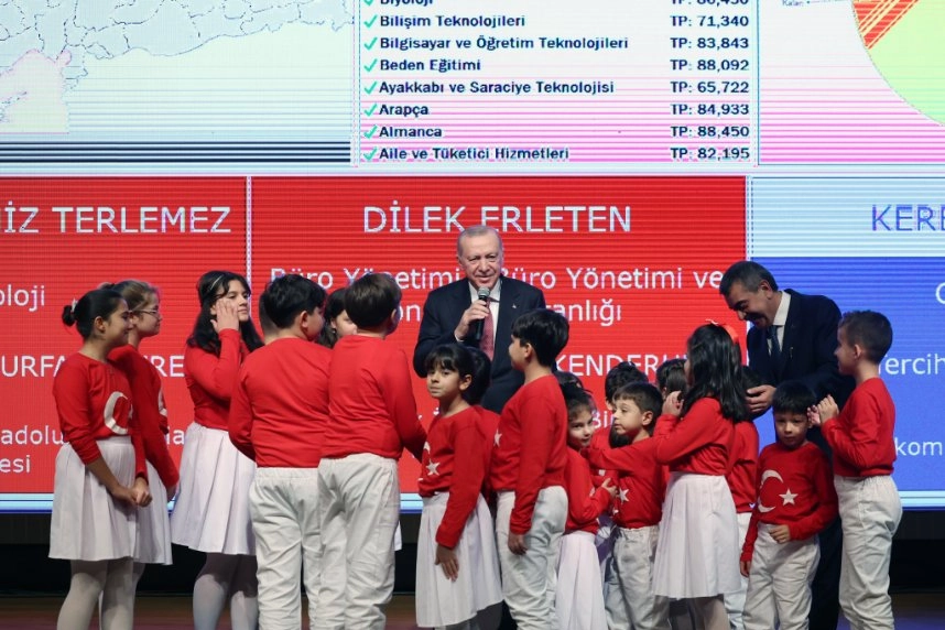 Öğretmenler Günü’nde atama müjdesi... 15 bin öğretmenin daha ataması yapıldı
