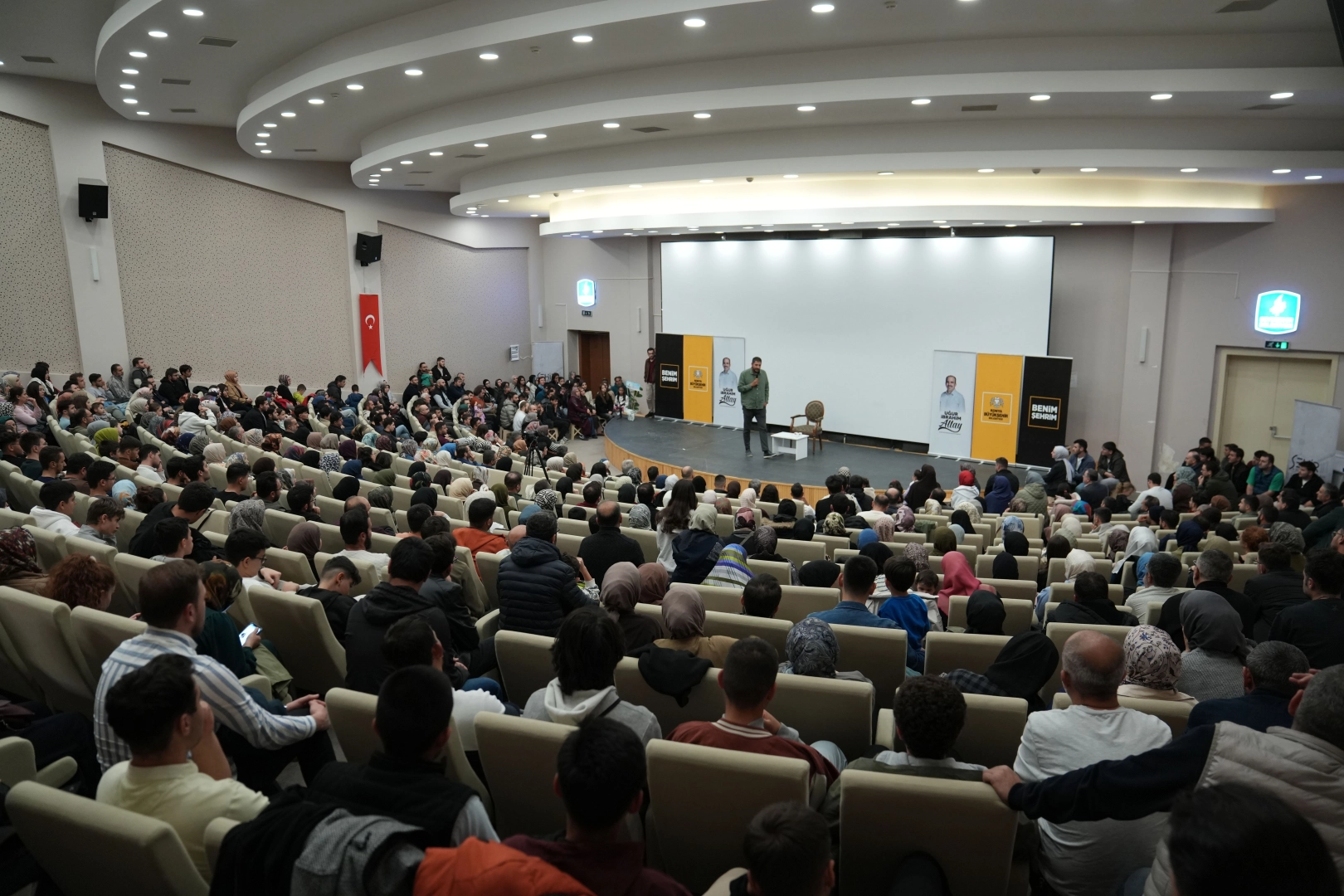 Konya’da 'Şehir Konferansları' başladı