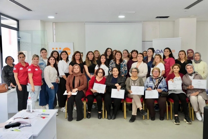 Adana Büyükşehir'den çocuk yaşta evliliğe karşı eğitim