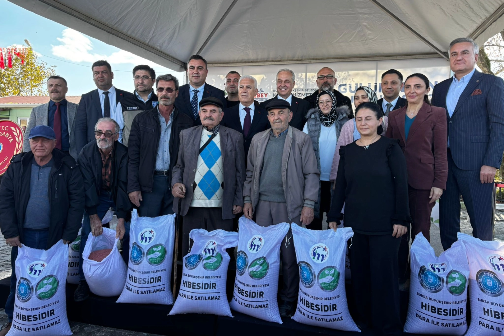 Bursa Büyükşehir’den Mustafakemalpaşa’da çiftçilere tohumluk buğday desteği