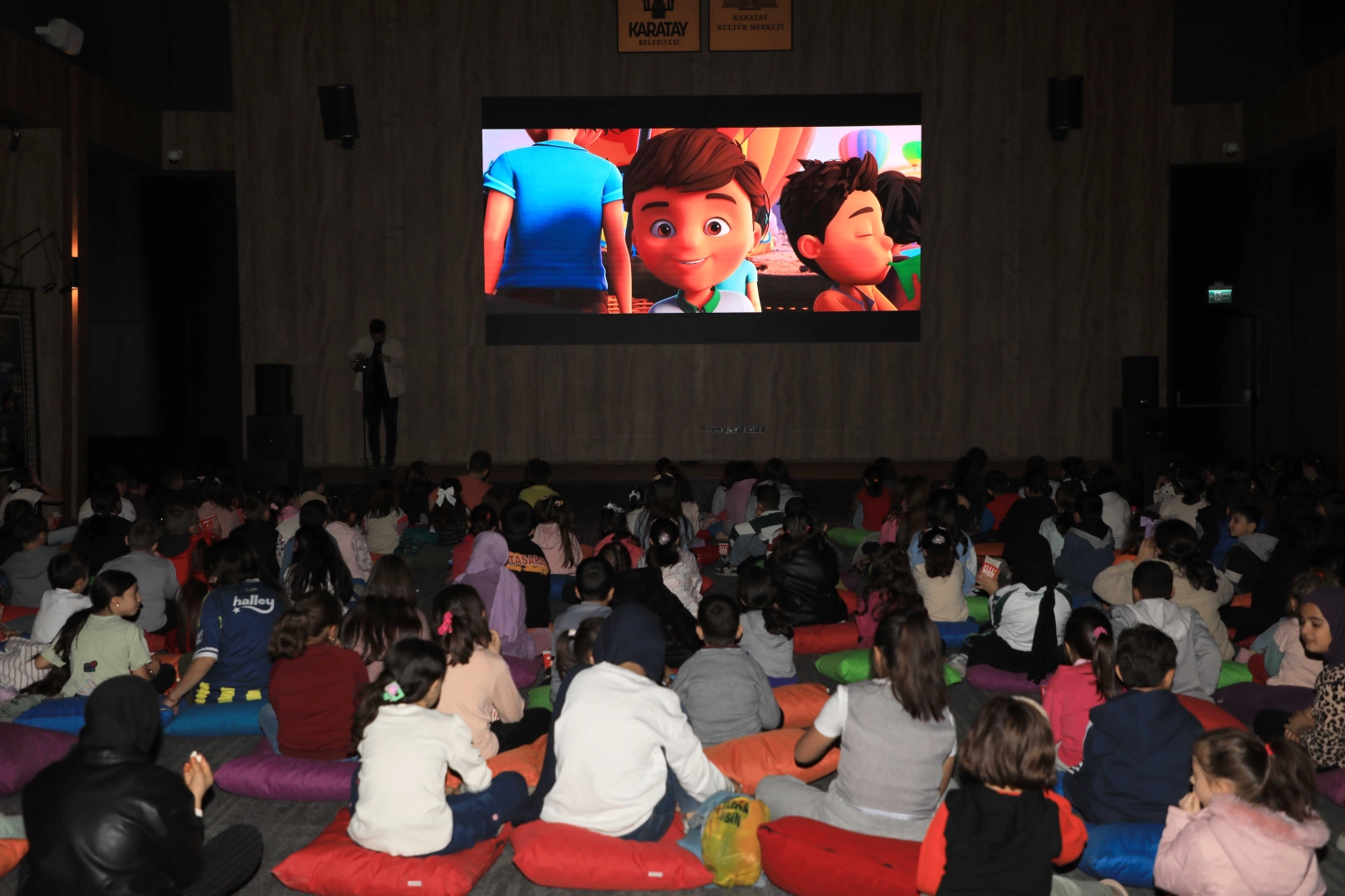 Konya Karatay'da sinema gösterimlerine yoğun ilgi
