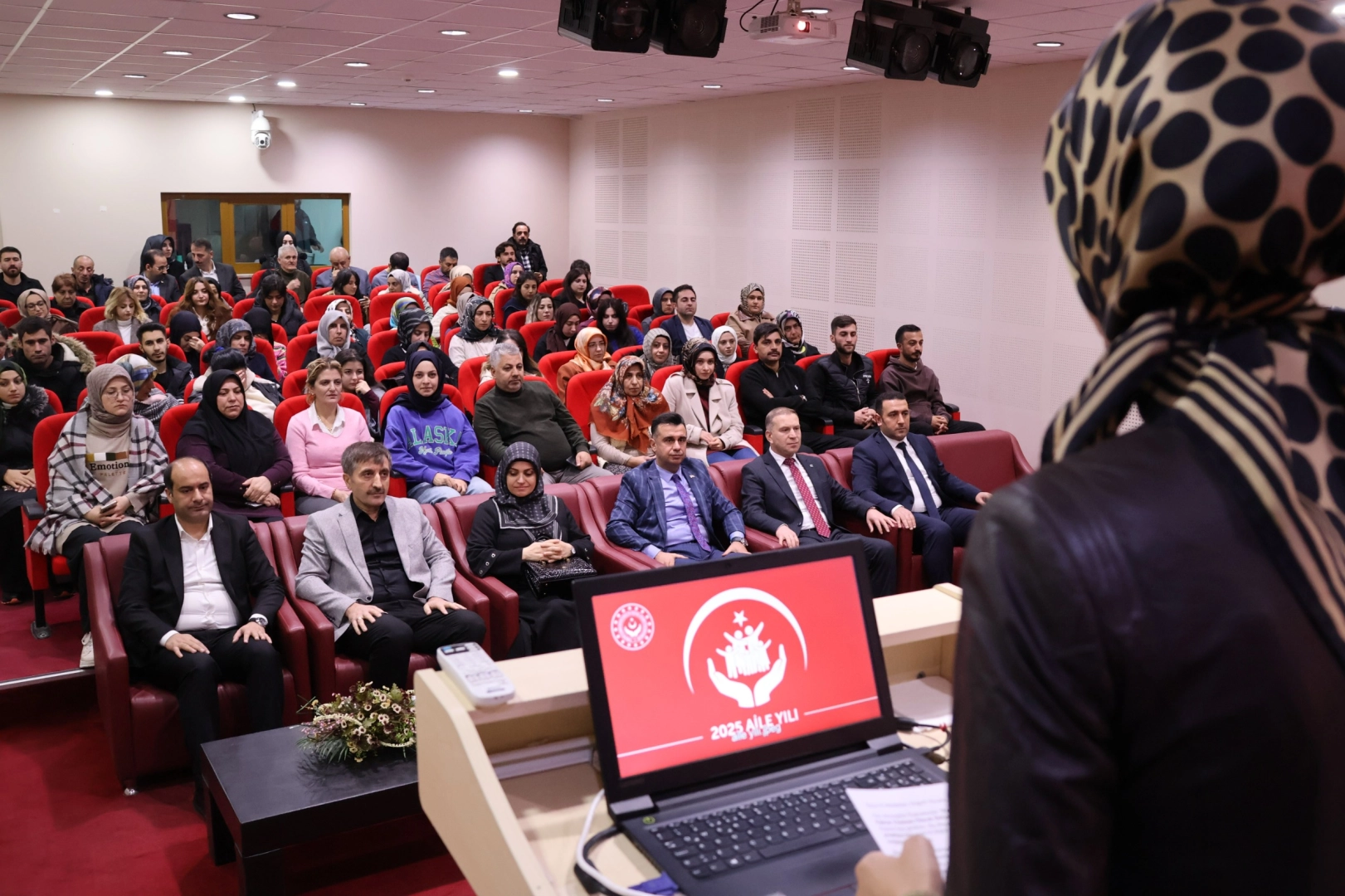 Erzurum'da aile söyleşileri