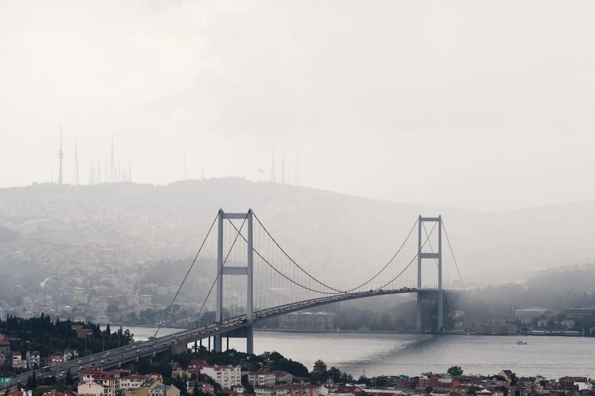Sıcaklıklar mevsim normallerinin üzerinde... Kuzeybatıda sağanak alarmı!