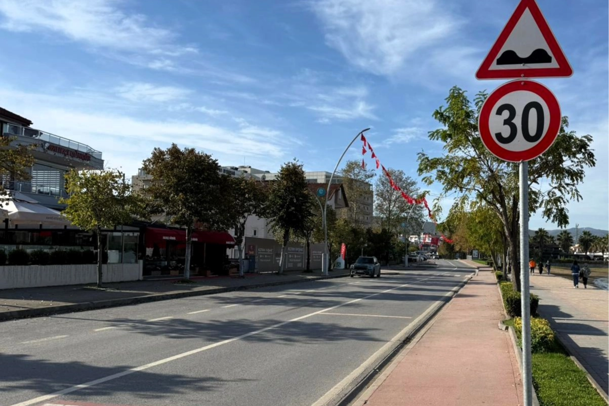 Kocaeli Başiskele sahilinde yoğun trafiğe pratik çözüm