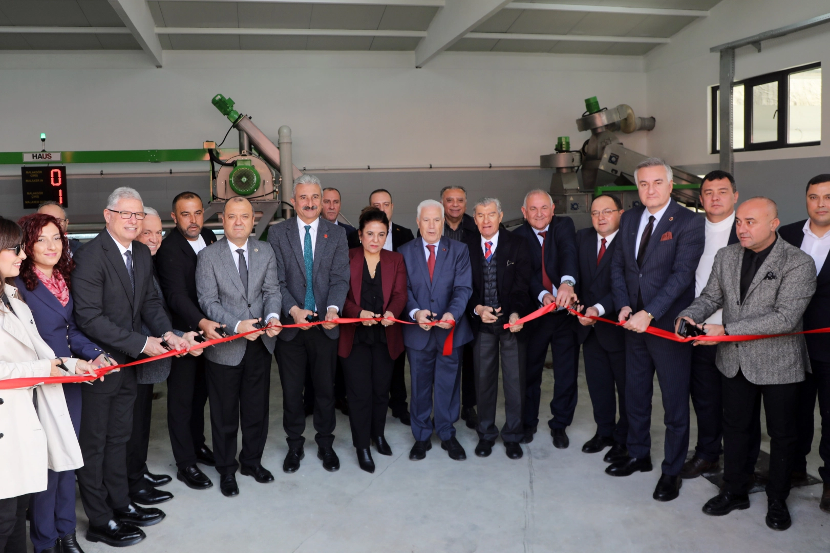 Mudanya'da 'imece modeli' ile zeytinyağı fabrikası açıldı