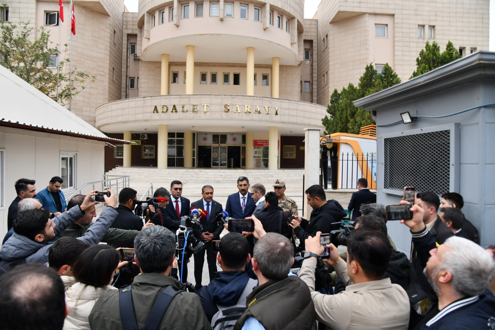 Şanlıurfa Adliyesi'nde patlama! 1 yaralı