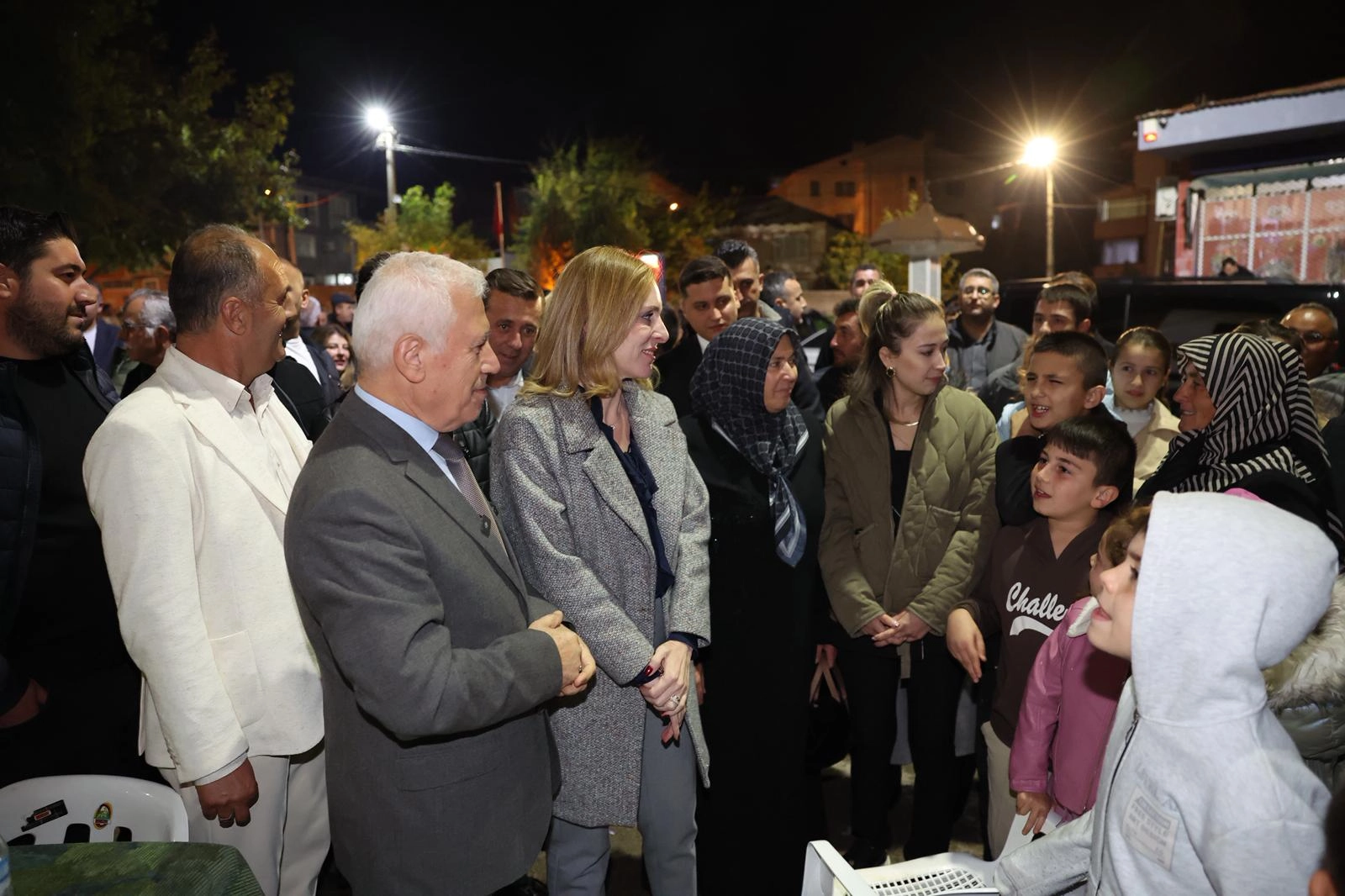Bursa Gürsu'dan Başkan Bozbey'e havai fişeklerle karşılama