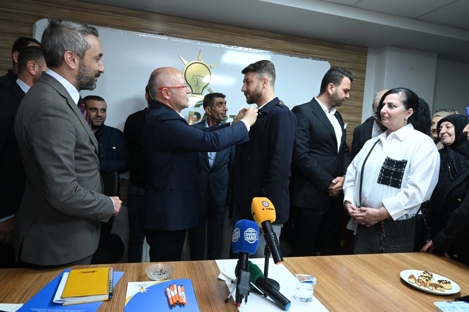 AK Parti Bursa'dan Gemlik ve Orhangazi'ye çıkarma... 800 yeni üye AK Parti’ye katıldı