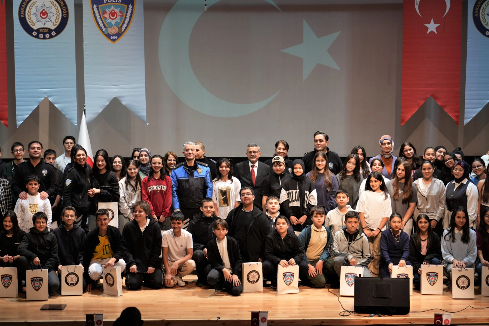 ÇOGEP etkinliğiyle gençlere destek, kursiyerlere sertifika