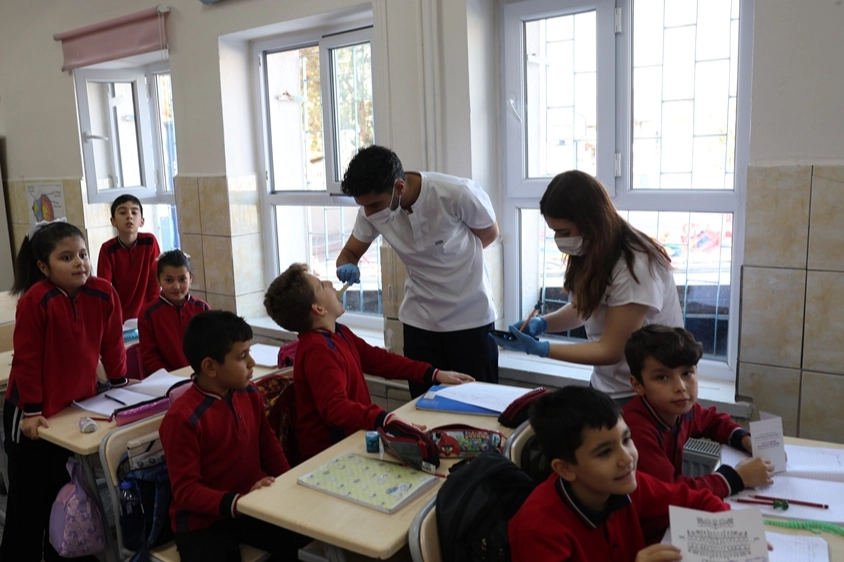 Kayseri Kocasinan'dan öğrencilere ağız ve diş sağlığı taraması