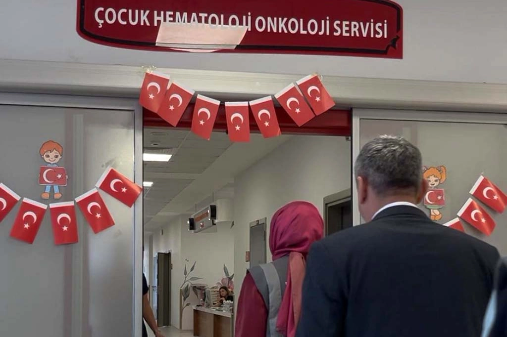 Sakarya Büyükşehir'den lösemili çocuklara yürekleri ısıtan ziyaret