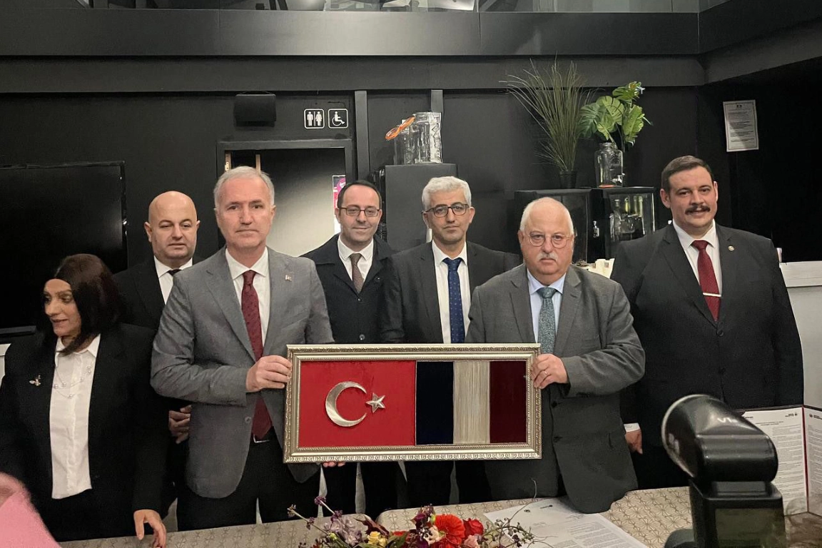 Fransa Cenon'da Bursa İnegöl dostluğu pekişti