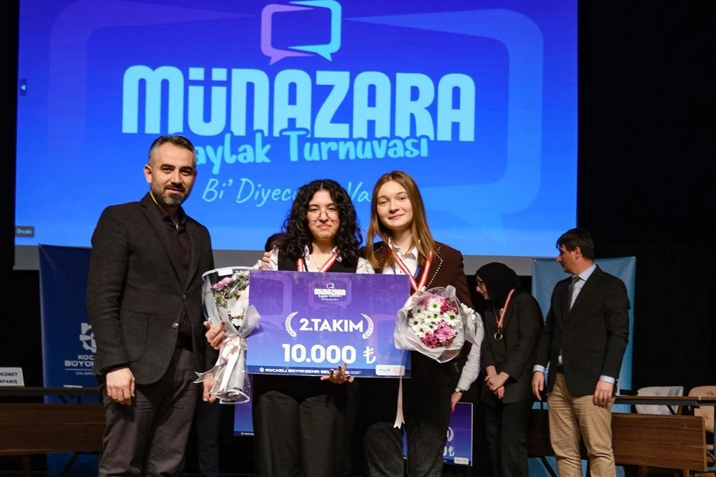 Kocaeli’de genç münazırlar, “Bi’ Diyeceğim Var” dedi