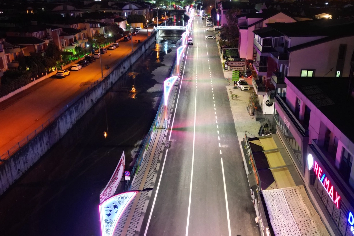 Kocaeli İzmit'te Akarca Caddesi modern görünüme kavuştu