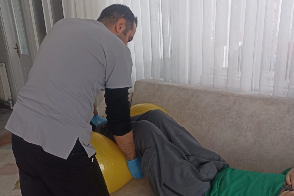 Gaziantep Büyükşehir’den evde fizik tedavi hizmeti