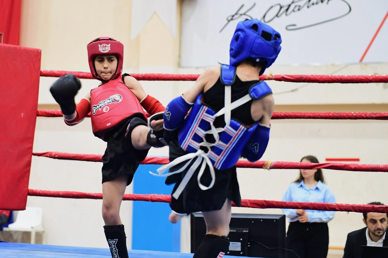 Bursa Osmangazi’de Muay Thai rüzgarı