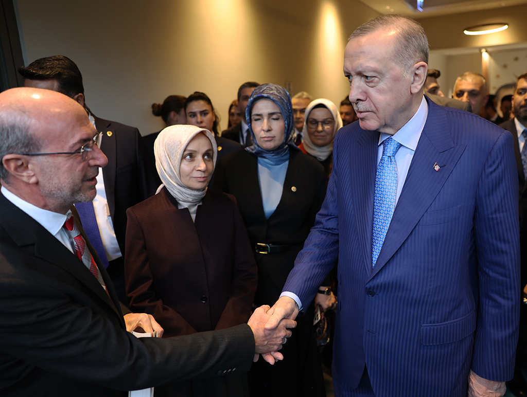 Başkan Pekyatırmacı’dan Cumhurbaşkanı Erdoğan’a Anlamlı Takdim