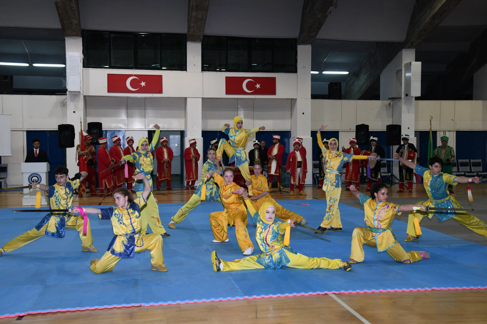 Trabzon'da şampiyonların gösterisi nefes kesti