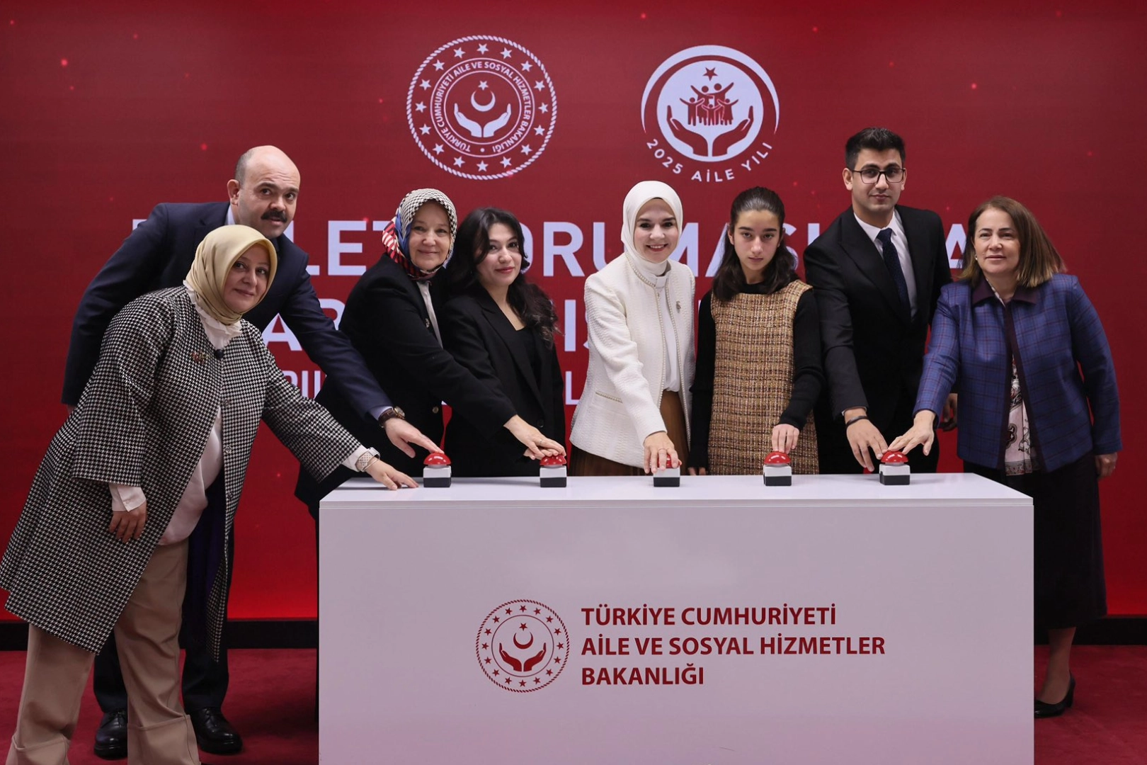 Devlet korumasındaki 65 bin 534 genç kamuya atandı