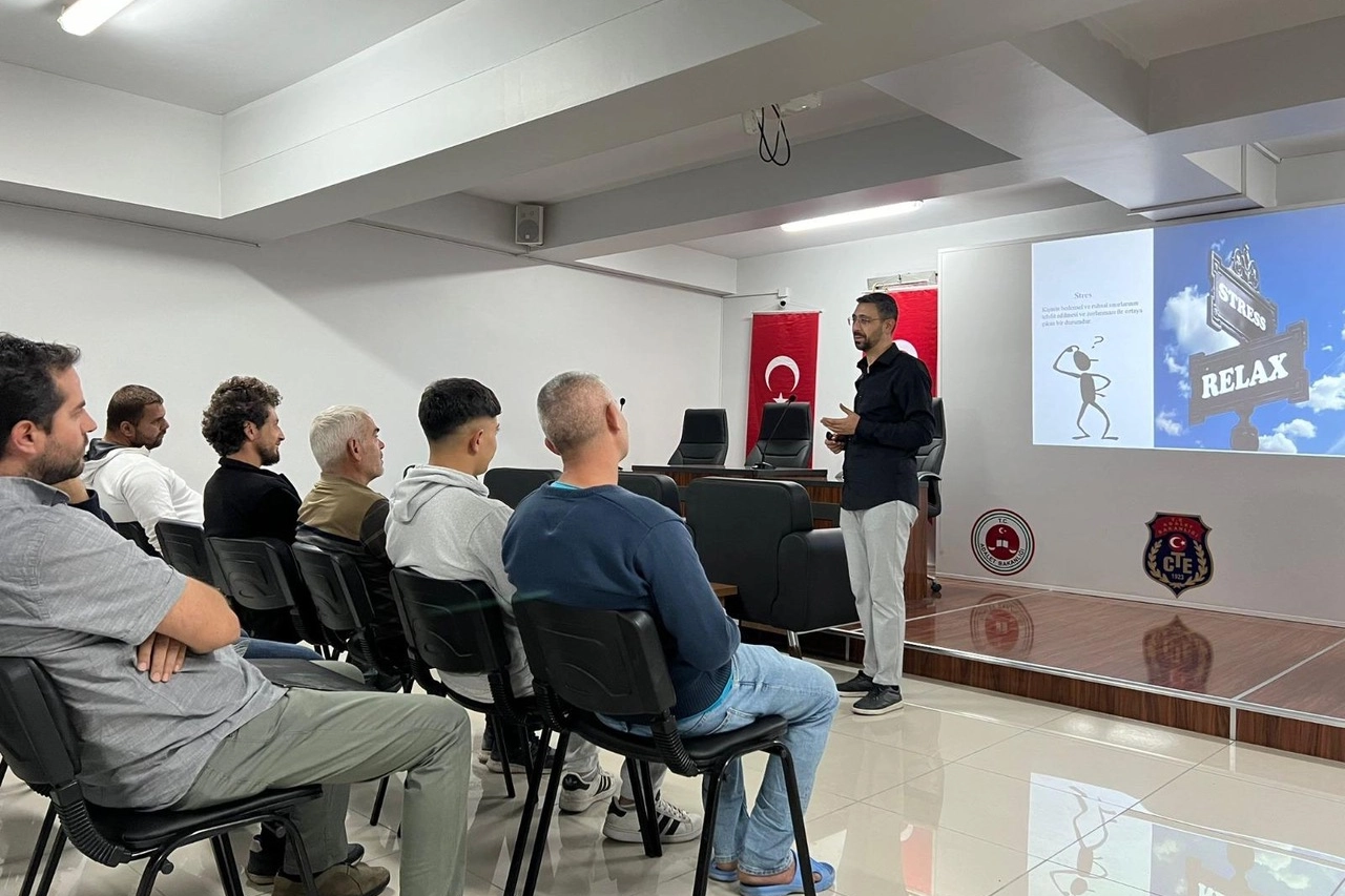 Kayseri Büyükşehir'den hükümlülerin topluma uyumu için eğitim semineri