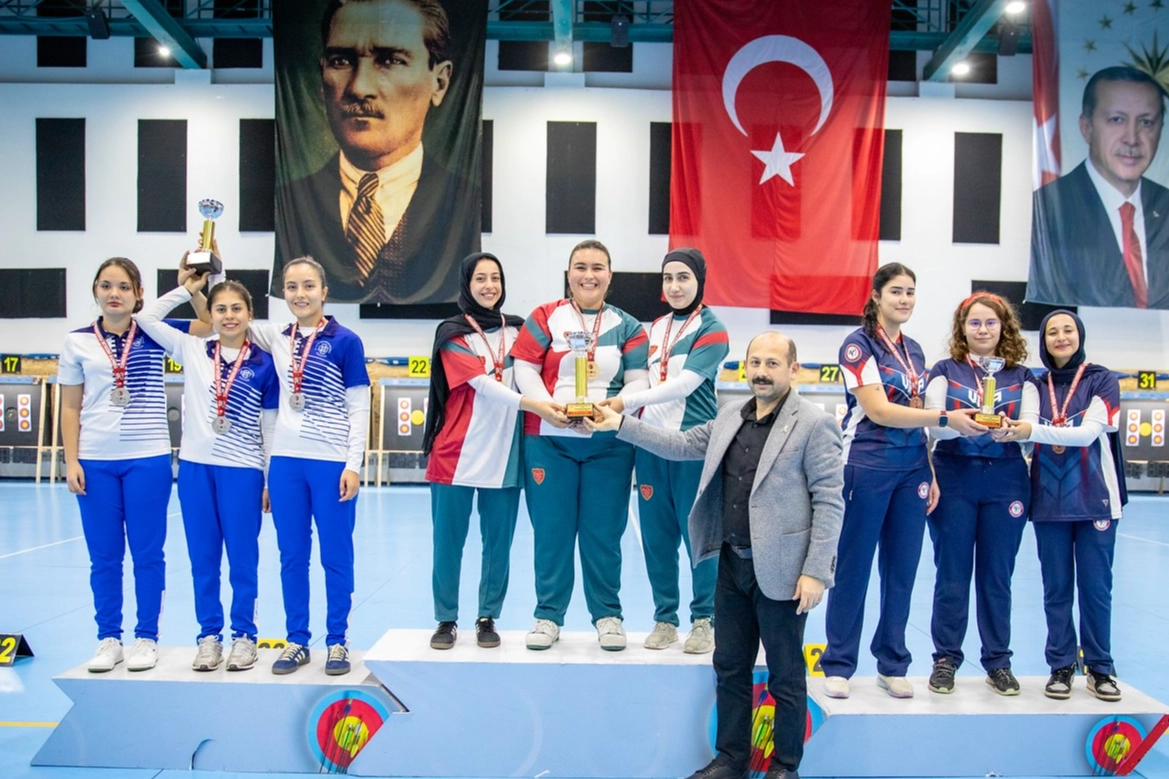 Muğla Büyükşehir okçuları Türkiye ikincisi oldu