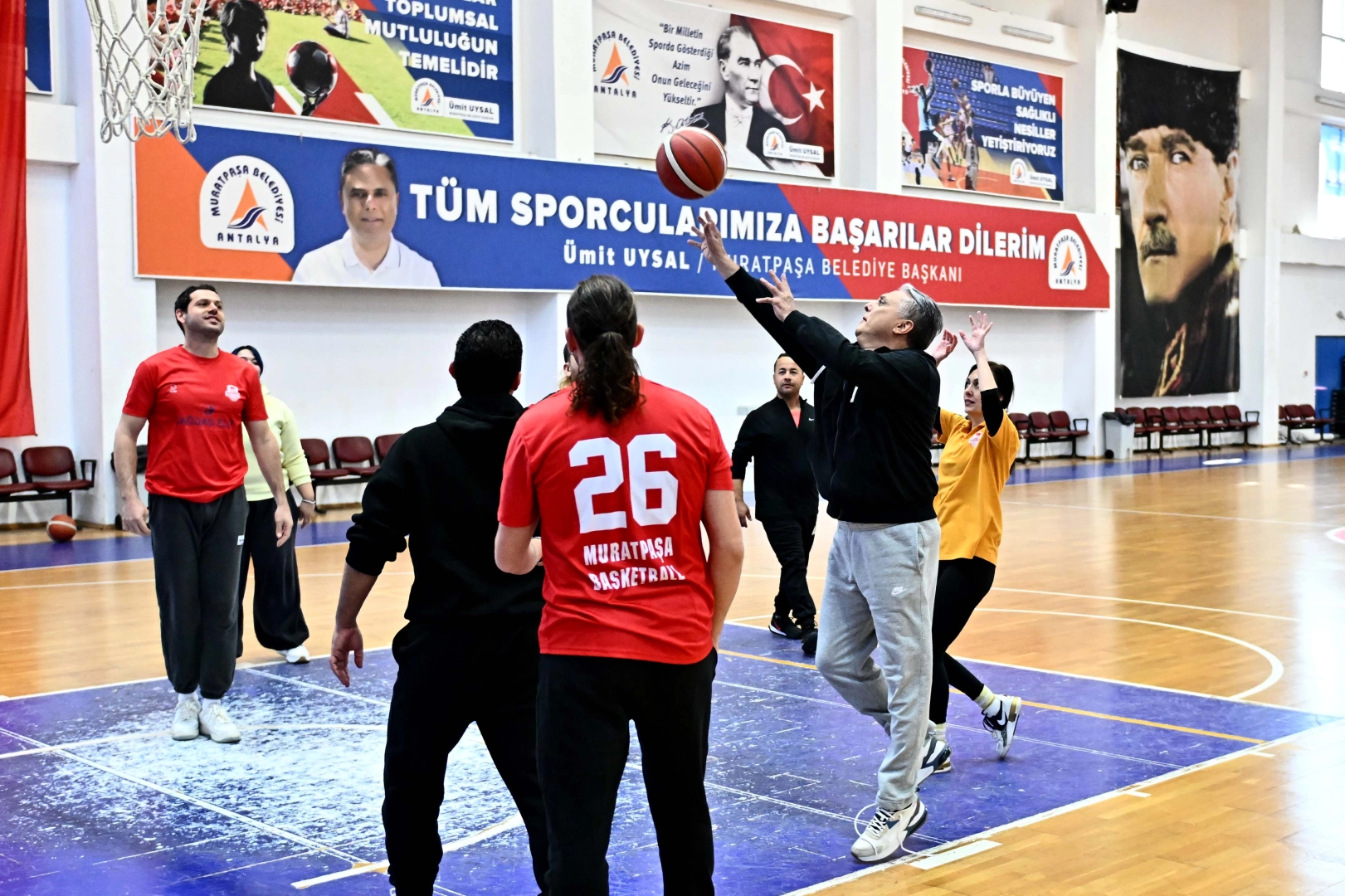 Antalya Muratpaşa’dan amatör spora nakdi destek