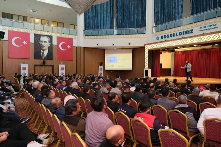 Adana Büyükşehir personeline güvenli sürüş teknikleri eğitimi