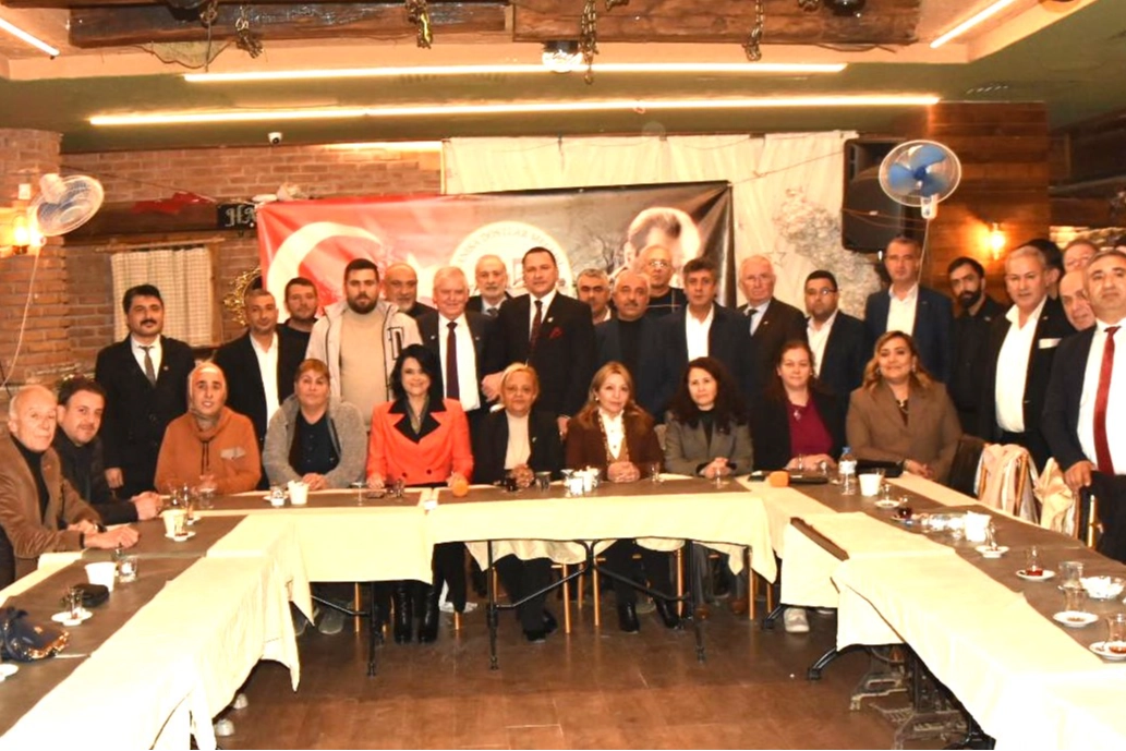 Manisa Dostlar Meclisi'nde demokrasi buluşması