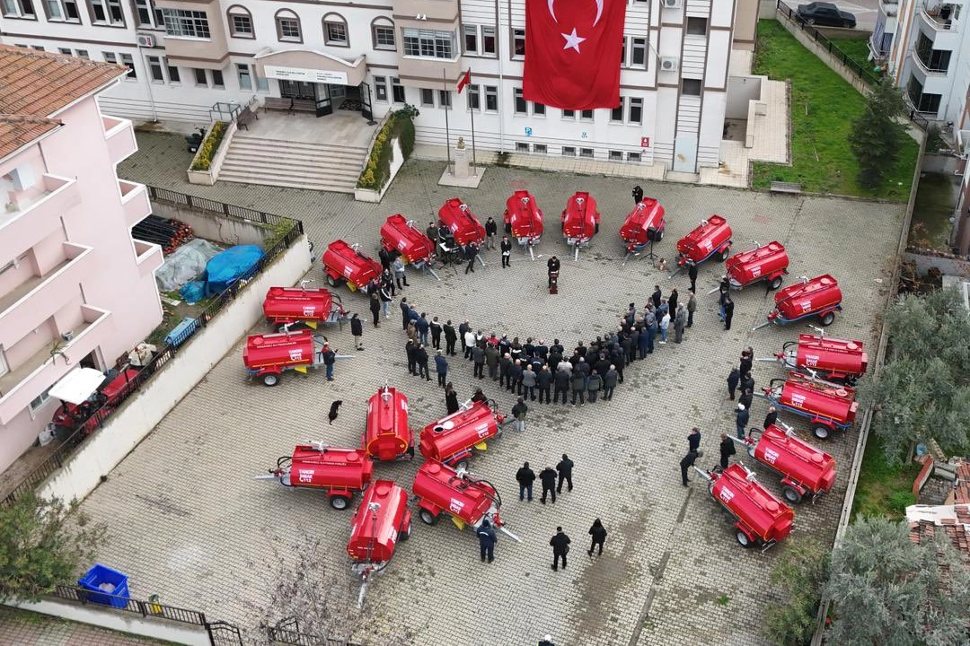 Bilecik'te 20 yeni yangın söndürme tankeri köylere teslim edildi