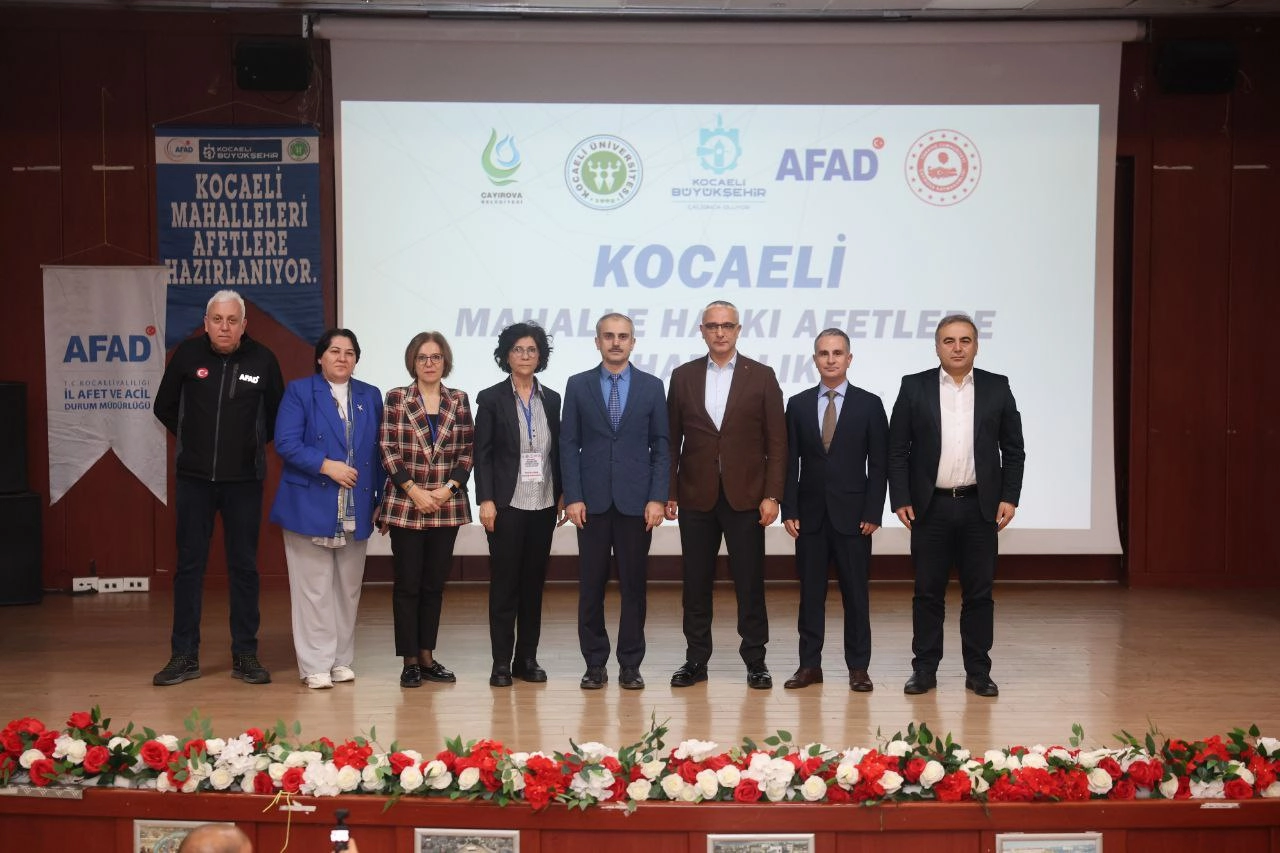 Kocaeli Çayırova’da ‘Mahalle Halkı Afetlere Hazırlık Eğitimi’ programı başladı